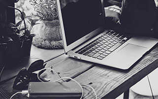 png电子官网第8次战郑钦文！萨巴伦卡2-0阿尼西莫娃连续三年进法网8强