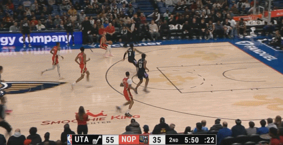 png电子网站替补火力充足！乔丹-霍金斯8中5拿到18分 秀精彩补扣