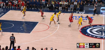 png电子平台回暖！哈登前6投全丢终于跳投命中 之后反击上篮取分连进两球