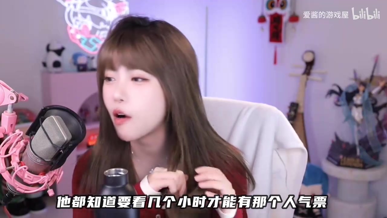 png电子网站周淑怡自曝爸爸很开明 爱看自己跳擦边舞：在我爸面前擦玻璃都没事