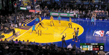 png电子冲杀敌阵！莱昂纳德-米勒两分7中7 砍下全场最高14分7篮板