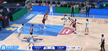 png电子平台谁也不让谁！李弘权接球不停球直接三分 曾凡博加长三分迅速回应