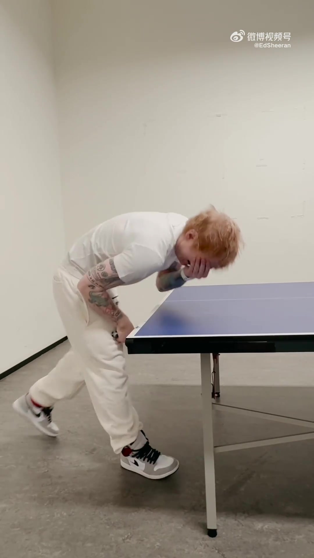 png电子官网黄老板社媒：很开心能和樊振东一起打乒乓球，感谢你的金牌教程