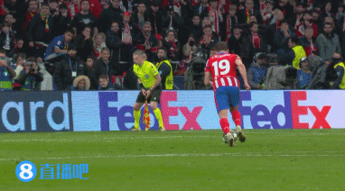 png电子莱因克尔与希勒评小蜘蛛点球：这球能吹掉完全是扯淡