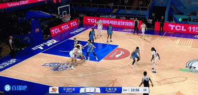 png电子官网还有这一手！洛夫顿连续虚晃假传真投命中！晃得罗凯文找不到北