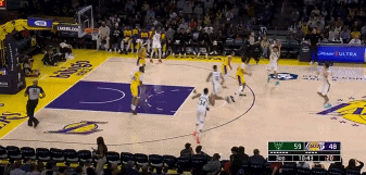 png电子平台伤病退散！字母哥抛投落地崴到脚 目前看没有大碍