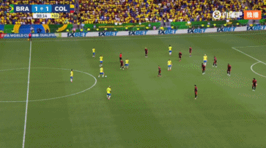 电子png游戏传射建功！拉菲尼亚晒与残疾球迷合照：他们在心灵层面是巨人