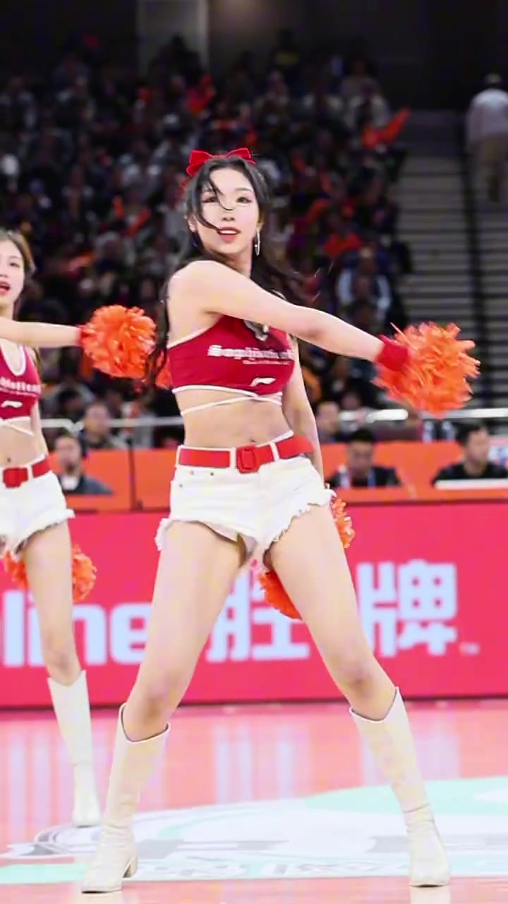 png电子平台😍上海男篮主场啦啦队晒舞蹈视频：常规赛收官战 大家晚上见啦