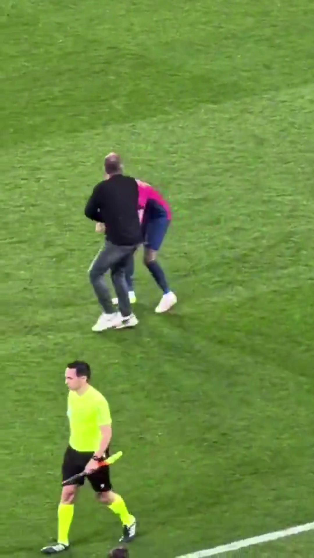 电子png游戏拉菲尼亚和特尔施特根内讧？西媒：无实质冲突，只是不满裁判判罚