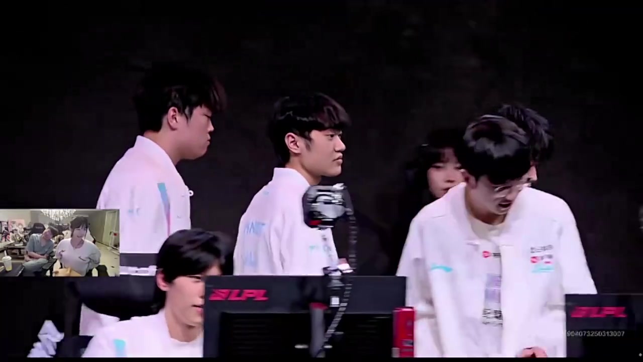 png电子姿态：D组应该有爆冷，但不好说谁爆、谁被爆